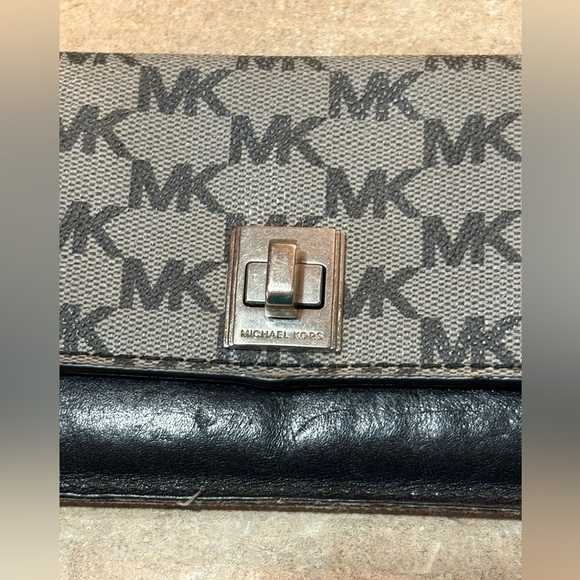 Michael Kors Natalie Heritage Signature Logo Wallet - Picture 3 of 12